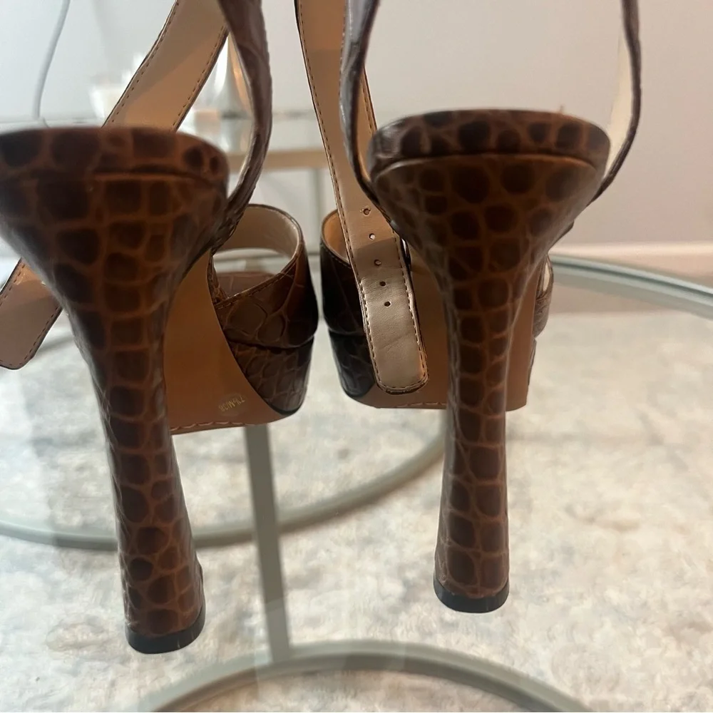 VINCE CAMUTO Women's Kortinta Croc-Embossed Platform High-Heel NWOT size 7.5